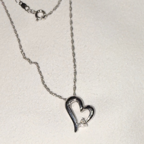 Sterling Silver 925 18"Open Heart diamond
Pendant with box chain - Picture 1 of 4